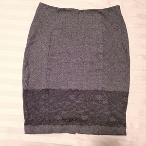 ⭐ 3/$20 Rickis Pencil skirt with lace trim.